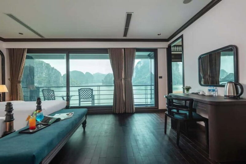 Ha Noi: Ha Long Bay and Lan Ha Bay 2 days 1 night w Transfer - Discovering the Charm of Ha Long and Lan Ha Bay in a 2-Day Tour