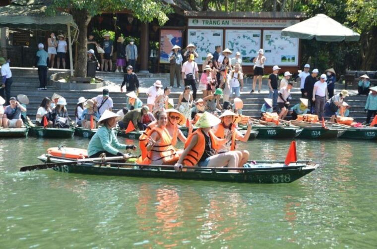 ha-noi-hoa-lu-tam-coc-mua-cave-buffet-lunch-cycling