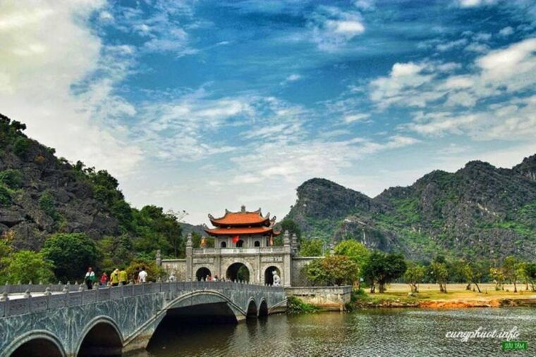 ha-noi-hoa-lu-trang-an-mua-cave-buffet-lunch-cycling