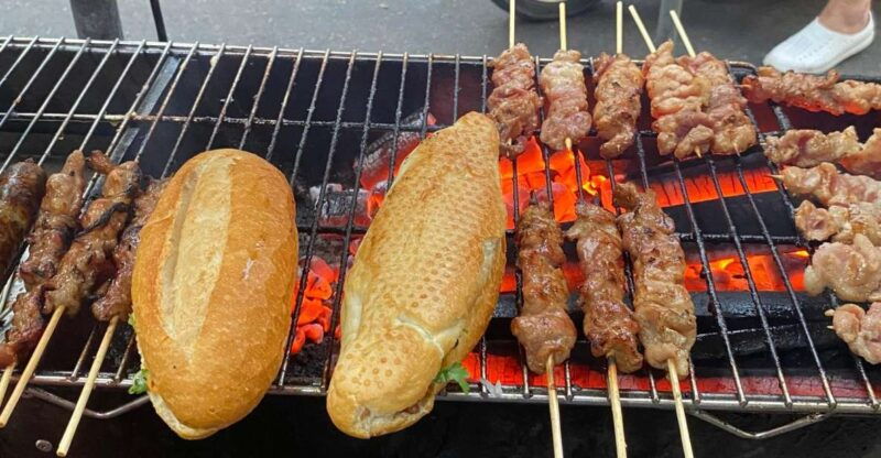 ha-noi-street-food-tour-with-train-street