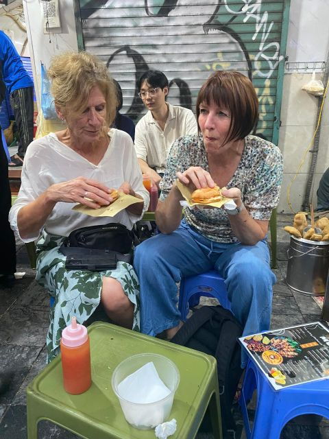 ha-noi-street-food-tour-with-train-street