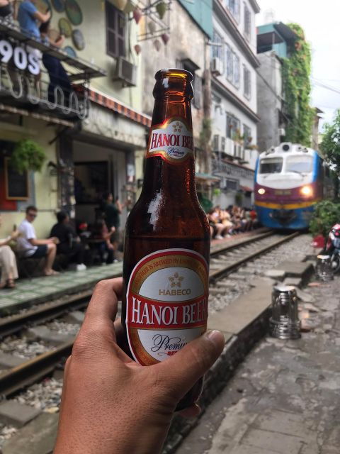 ha-noi-street-food-tour-with-train-street