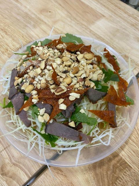 ha-noi-street-food-tour-with-train-street