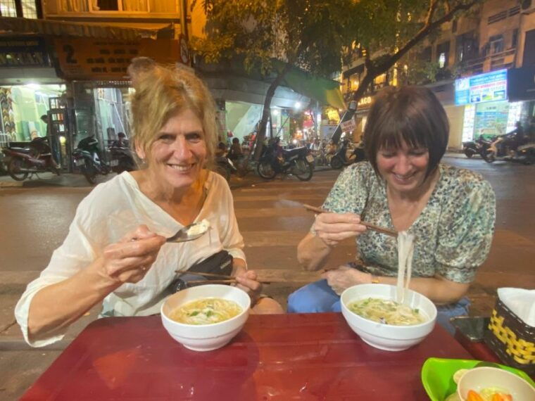 ha-noi-street-food-tour-with-train-street