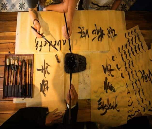 ha-noi-traditional-vietnamese-calligraphy-class
