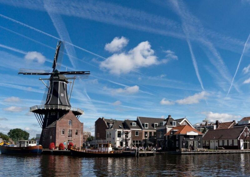 haarlem-dutch-windmill-spaarne-river-sightseeing-cruise