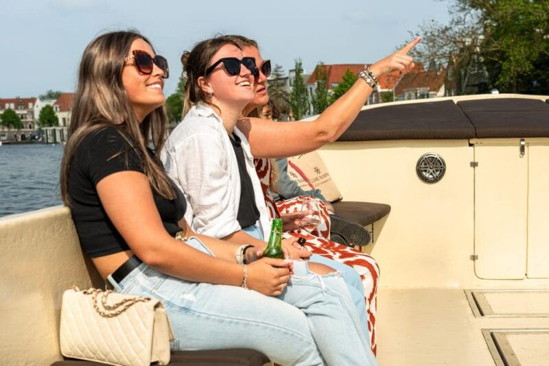 haarlem-guided-highlights-canal-cruise-on-open-boat