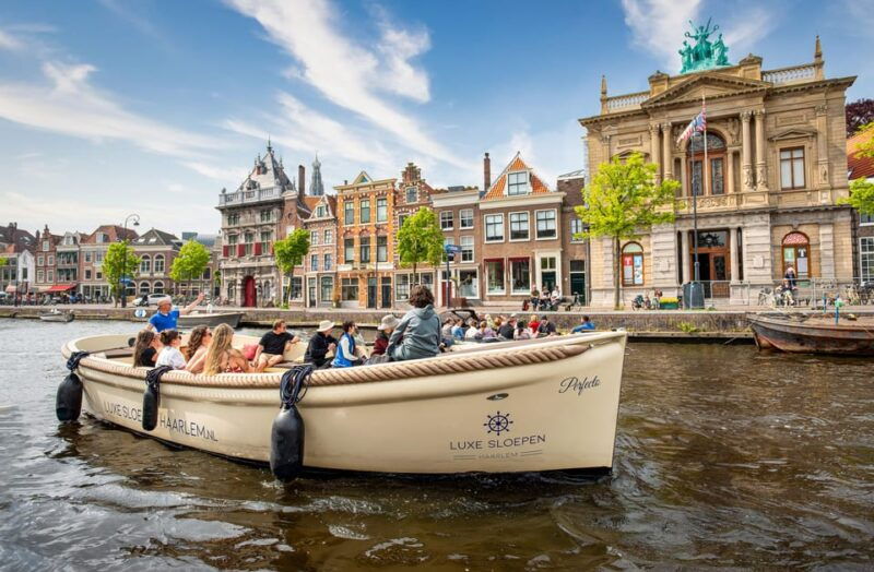 haarlem-guided-highlights-canal-cruise-on-open-boat