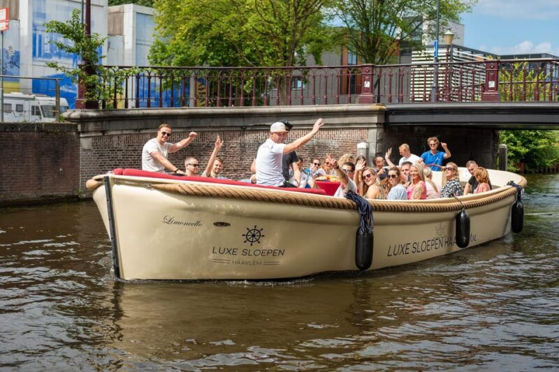 haarlem-guided-highlights-canal-cruise-on-open-boat