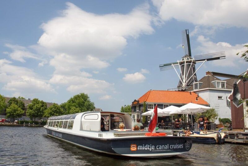 haarlem-sightseeing-canal-cruise-through-the-city-center