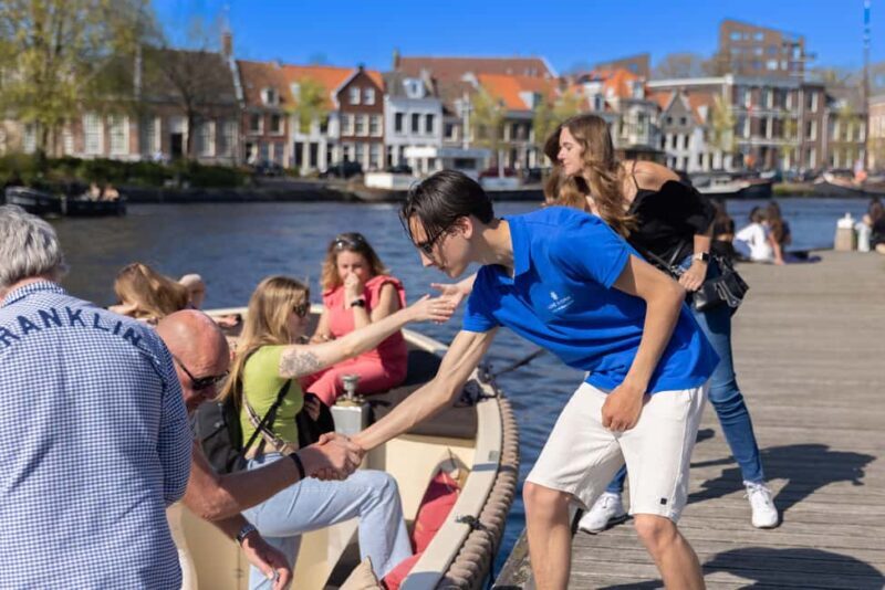 Haarlem: Unlimited Drinks City Cruise - FAQ  