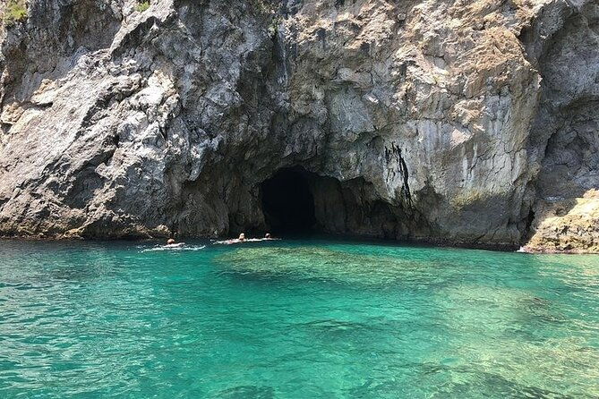 half-day-amalfi-coast-private-cruise-from-positano