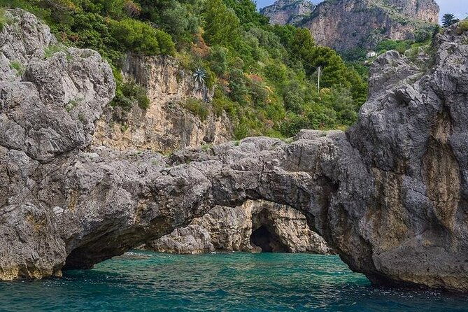 half-day-amalfi-coast-private-cruise-from-positano