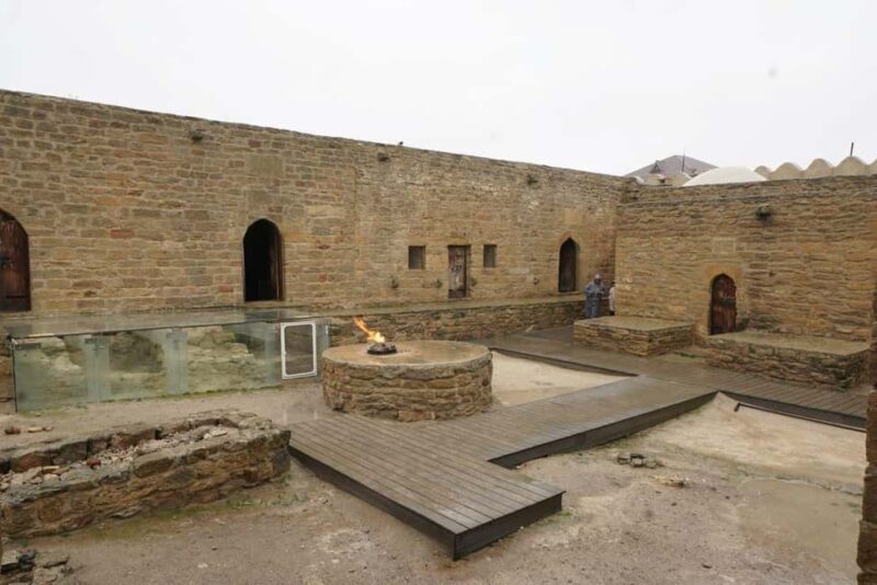 Half Day Ateshgah-Fire Temple & Yanardag-Fire Mountain tour - The Sum Up