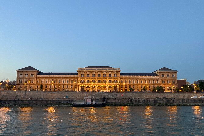 half-day-budapest-city-tour-by-car-minivan-2