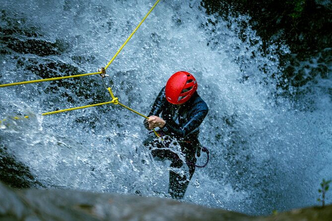 half-day-canyoning-activity-in-pucon