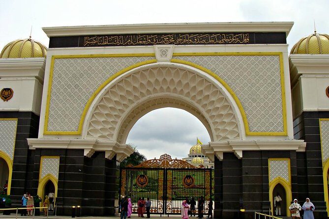 Half Day City Tour including The River of Life - FAQ