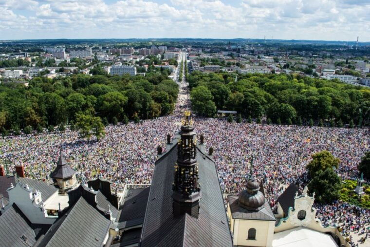 half-day-czestochowa-black-madonna-tour-from-krakow