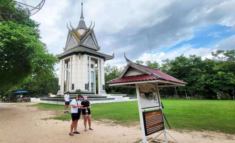 half-day-dark-year-of-phnom-penh-and-survivor-encounter
