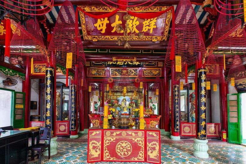 half-day-discover-hoi-an-in-elegant-ao-dai