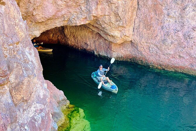 half-day-emerald-and-echo-cave-kayak-adventure