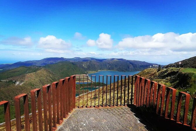 half-day-fire-lake-and-pineapple-farm-tour-in-sao-miguel-with-tea