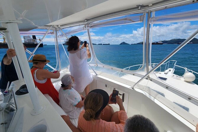 half-day-fishing-and-cruising-panama-bay-tour-in-private-yacht