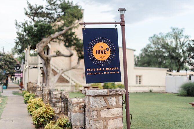 half-day-fredericksburg-bubbly-booze-night-bus-guided-experience