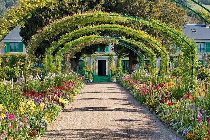half-day-giverny-monets-gardens-tour