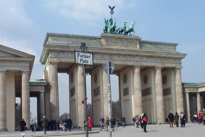 half-day-guided-bike-tour-of-central-berlins-highlights