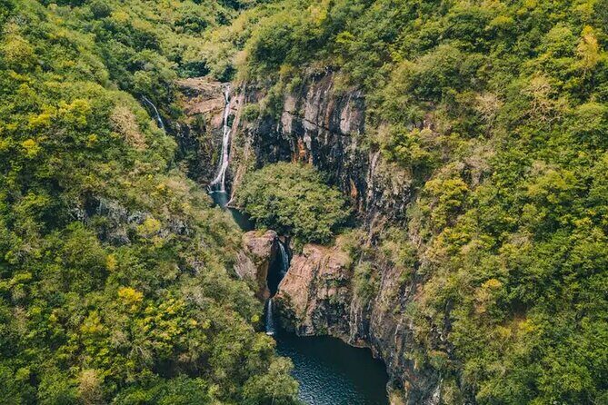 Half Day Hike to Seven Waterfalls in Mauritius - Who Should Consider This Tour?