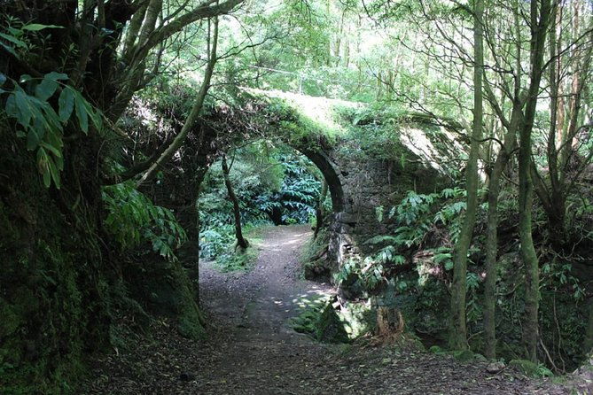 half-day-hiking-tour-janela-do-inferno-and-lagoa-do-fogo