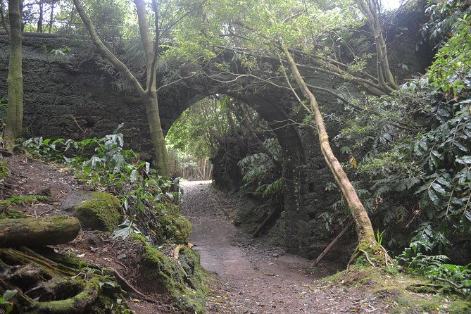 half-day-hiking-tour-janela-do-inferno-and-lagoa-do-fogo