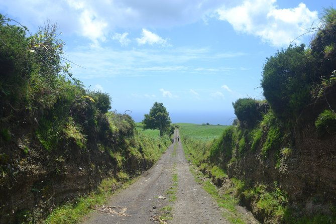 half-day-hiking-tour-janela-do-inferno-and-lagoa-do-fogo