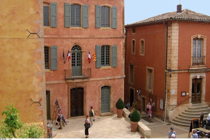 half-day-hilltop-villages-of-luberon-tour-from-avignon