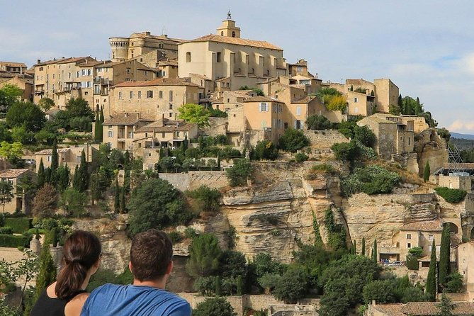 half-day-hilltop-villages-of-luberon-tour-from-avignon