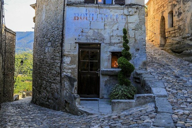 half-day-hilltop-villages-of-luberon-tour-from-avignon