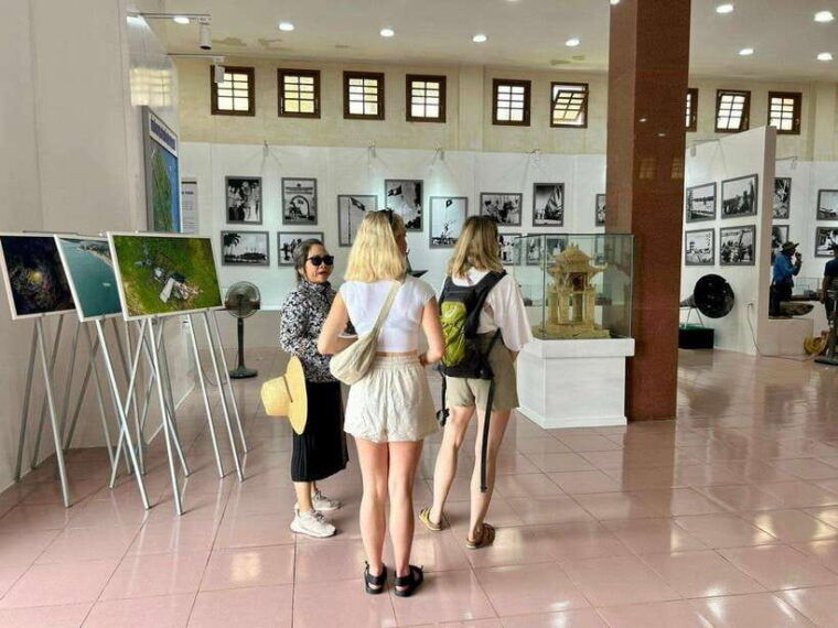 half-day-hue-to-dmz-by-private-car-visit-vinh-moc-tunnels