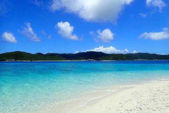 half-day-kayak-tour-on-the-kerama-islands-and-zamami-island