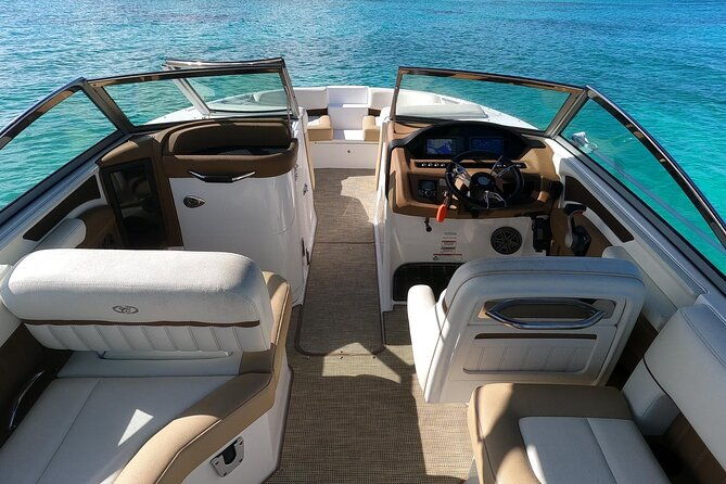 half-day-luxury-private-rose-island-pigs-and-turtles-excursion
