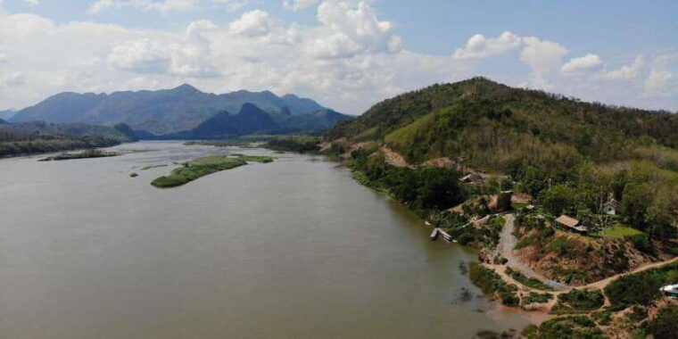 half-day-mekong-cruise-to-pak-ou-caves-morning-afternoon