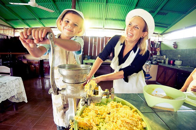 half-day-nature-safari-float-and-tortilla-making-tour-from-la-fortuna-arenal