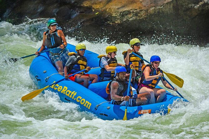half-day-new-river-gorge-whitewater-rafting-2