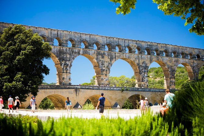 half-day-pont-du-gard-uzes-nimes-tour-from-avignon-2