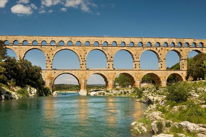 half-day-pont-du-gard-uzes-nimes-tour-from-avignon-2