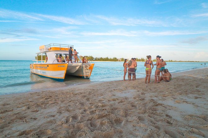 half-day-private-boat-charter-at-grace-bay-providenciales