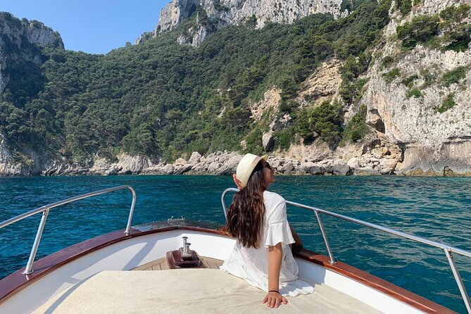 half-day-private-boat-tour-of-capri