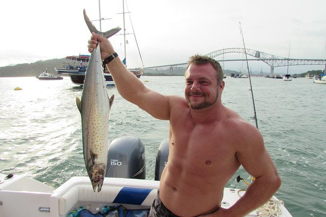 half-day-private-cruising-and-fishing-tour-at-panama-bay