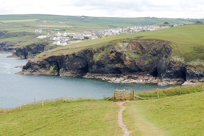 half-day-private-doc-martin-and-fishermans-friends-tour