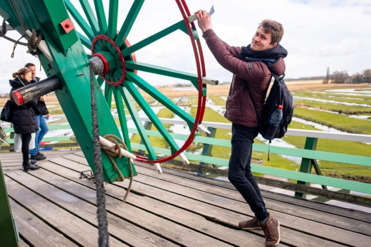 half-day-private-guided-sightseeing-tour-of-zaanse-schans-2